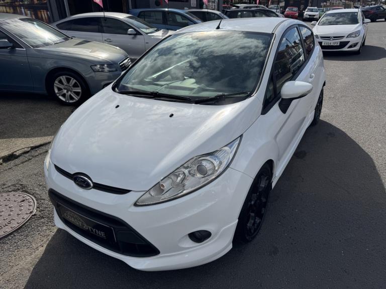 FORD FIESTA 1.6 Zetec S 2012