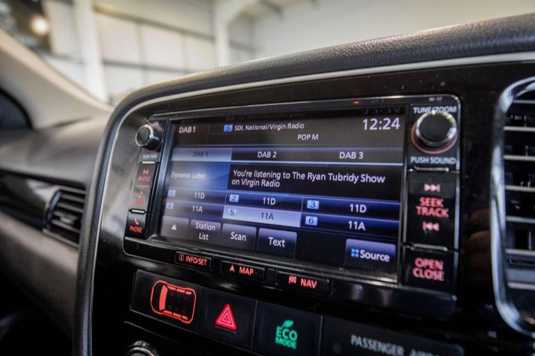 2017 Mitsubishi Outlander 2.0h 12kWh 4h SUV 5dr Petrol Plug-in Hybrid CVT 4WD Euro 6 (s/s) (200 p...