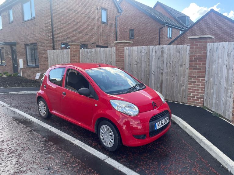 61 plate Citroen c1 1.0 vtr 11 months m-o-t £20 a year t-a-x £1095ovno