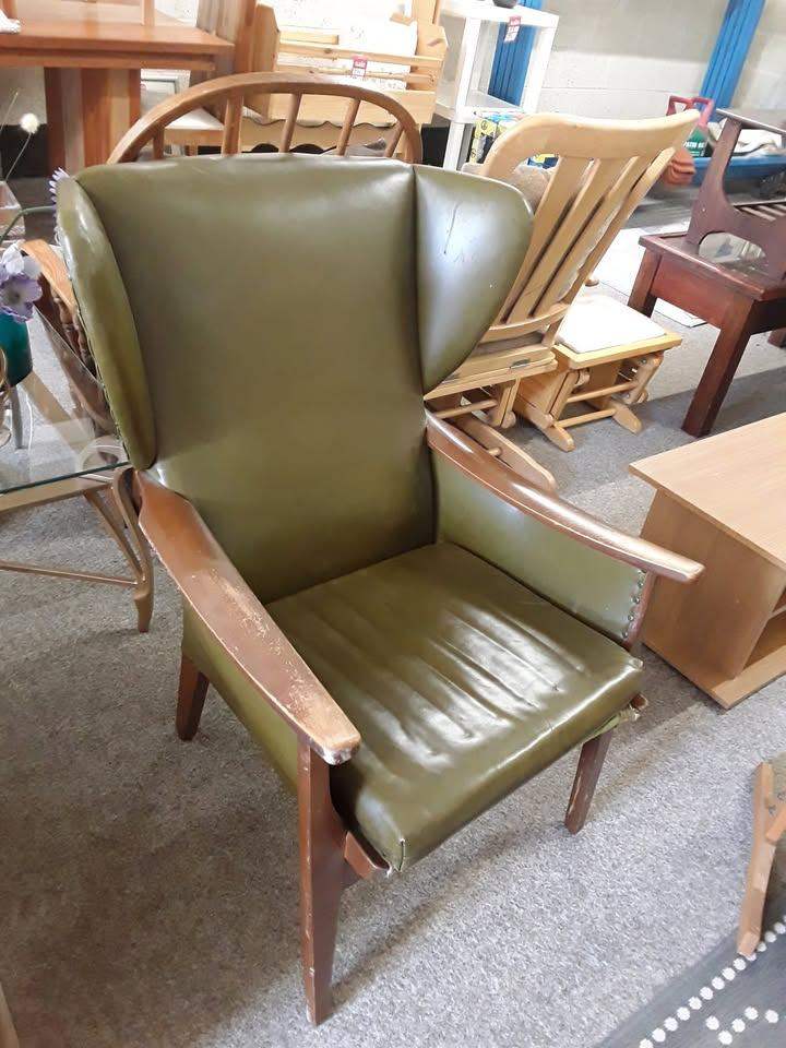 Parker Knoll P.K924/5/6/7 leather wing back chair Low Cost Moves Used Items STALYBRIDGE SK15 3DN