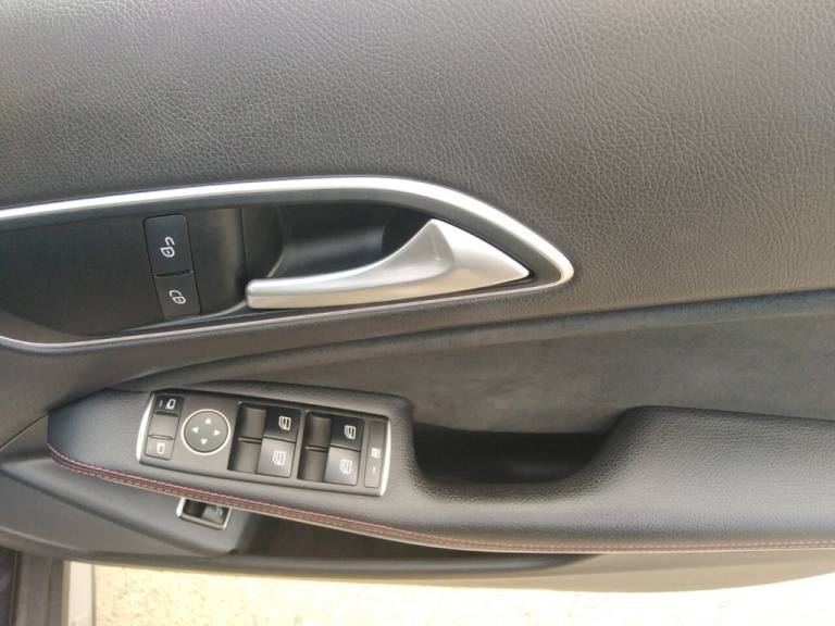 2016 Mercedes-Benz GLA GLA 220d 4Matic AMG Line 5dr Auto ESTATE DIESEL Automatic