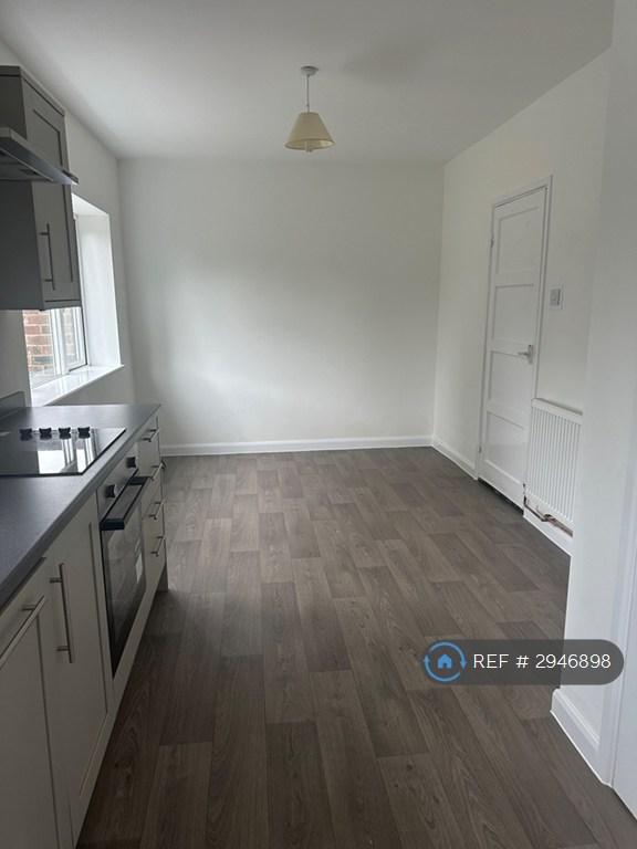 3 bedroom house in Elmdon Road, Wolverhampton, WV10 (3 bed) (#2946898)