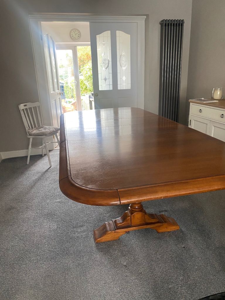 Antique oak extendable table