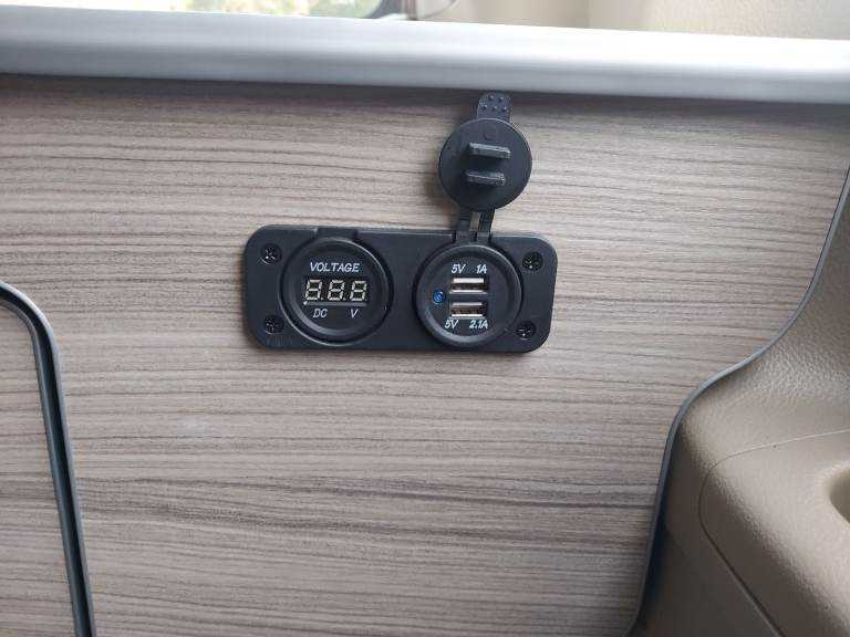 Nissan Serena Brown Mini Campervan 5 seater, 2007, 1990 (cc) really clean and nice 