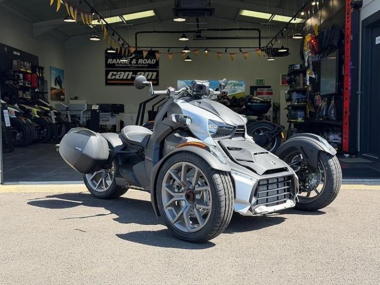 Can-Am Ryker 900 STD 900 ACE 3-Wheel 