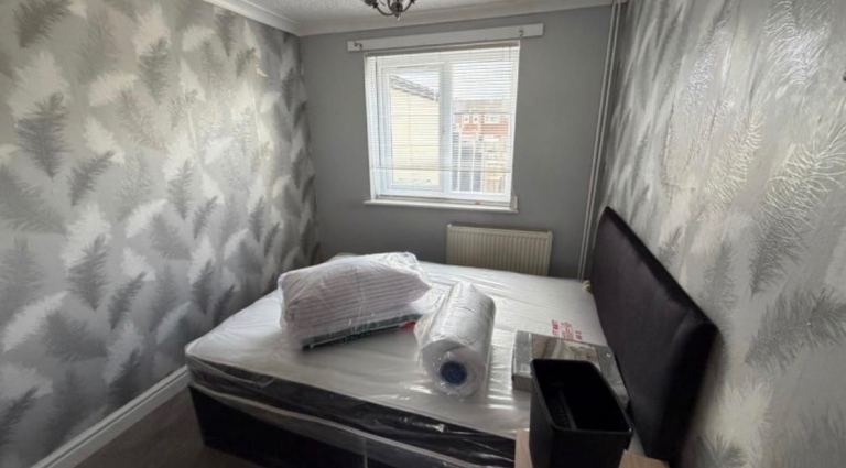 1 Room available - TF2 Benefit Applicants 