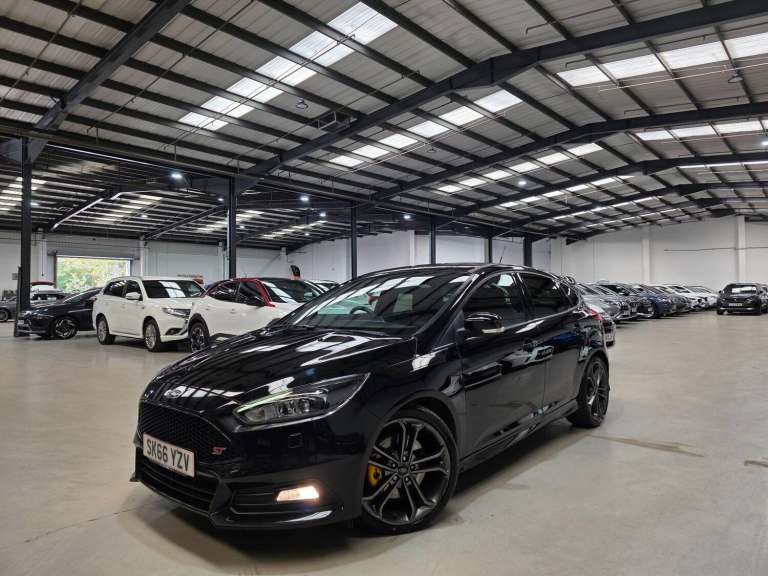 2016 Ford Focus 2.0 TDCi ST-3 Euro 6 (s/s) 5dr HATCHBACK Diesel Manual