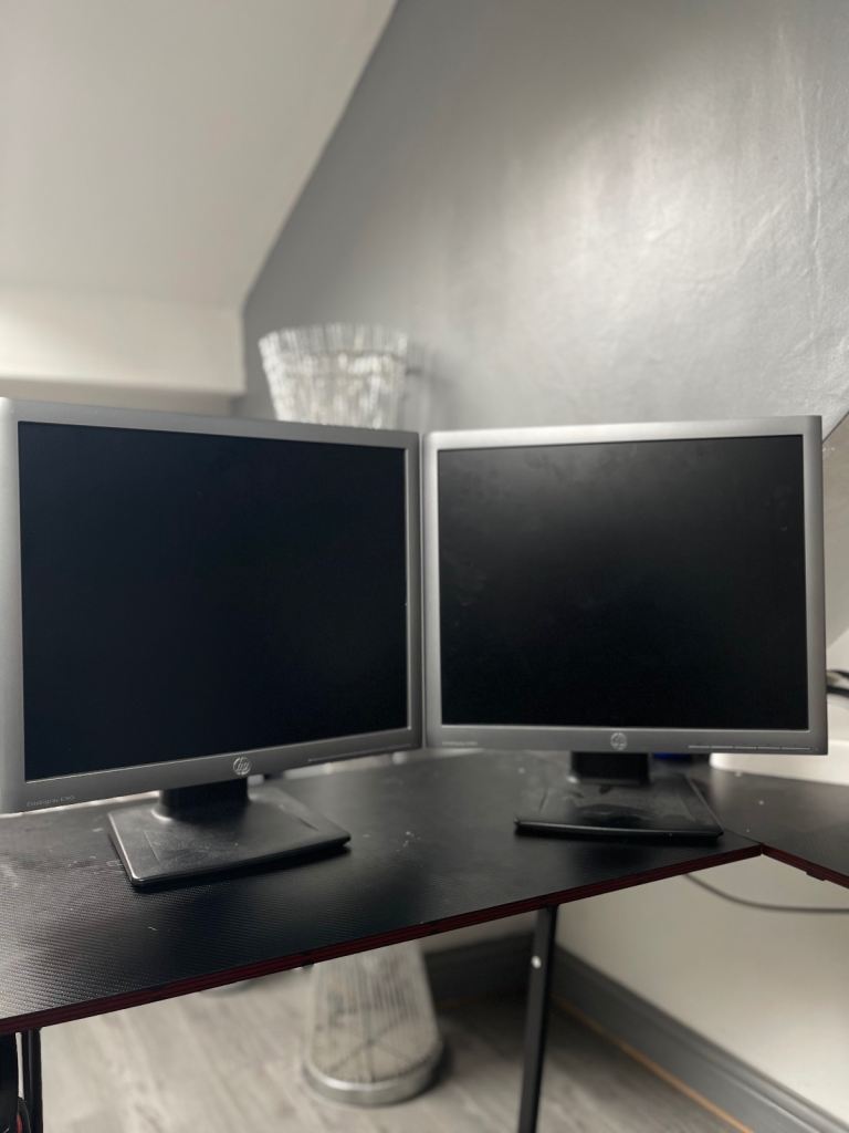Pair of HP EliteDisplay E190i Monitors – Good Condition
