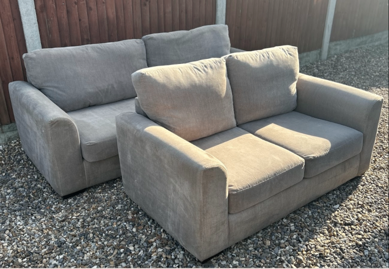 Sofas 3 Seater And 2 Seater Suite