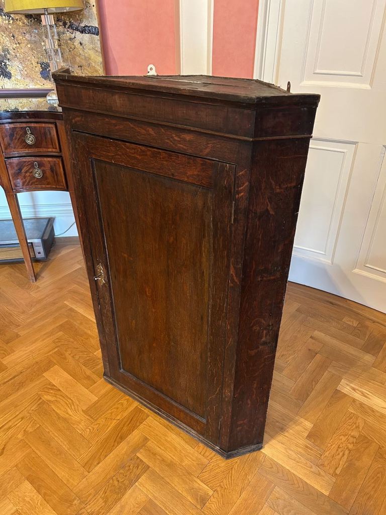 Antique Victorian / Edwardian Oak Wall-Mounted Corner Cabinet – Lock & Key – Edinburgh