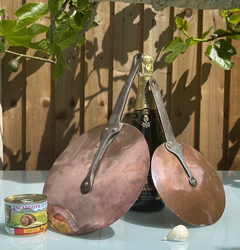 TWO ANTIQUE FRENCH COPPER PAN LIDS, IRON HANDLE SPLASH LIDS, 23.5&17.5cm - 1900s - WILL POST!