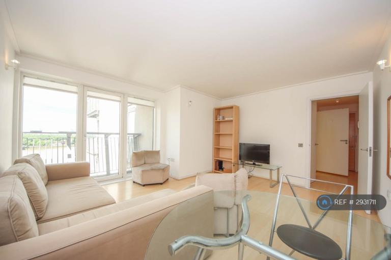 1 bedroom flat in Seacon Tower, London, E14 (1 bed) (#2931711)