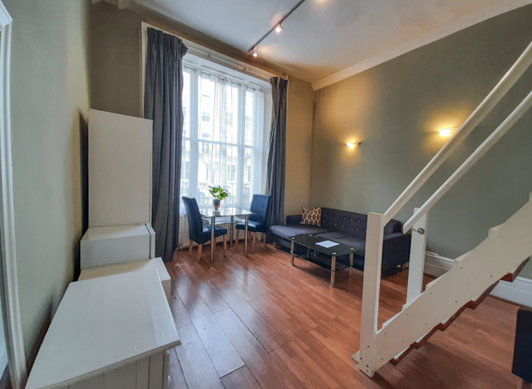 Large Double Mezzanine Studio flat in Notting Hill available Now