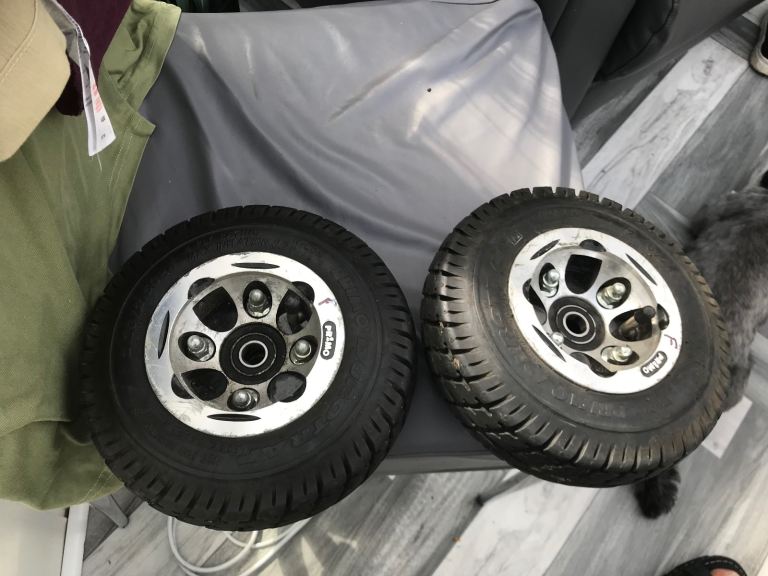 Mobility scooter wheels and tires 