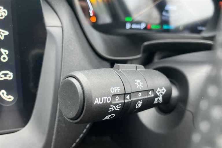 2025 MG MG ZS 1.5 Hybrid+ Trophy SUV 5dr Petrol Hybrid Auto Euro 6 (s/s) (196 ps) SUV Hybrid Auto...