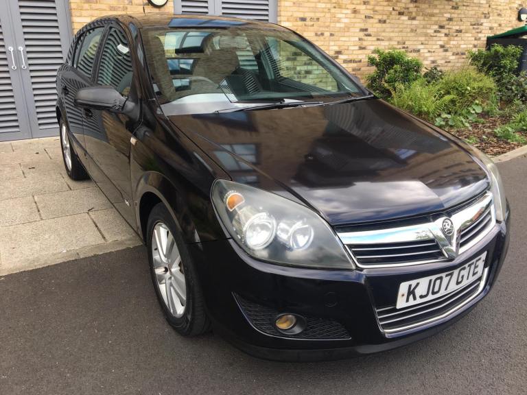 VAUXHALL ASTRA 1.4 / ULEZ FREE  / 2027 MOT / 5 DOOR / BLACK / GOOD MILEAGE