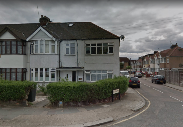 S.C 2 BEDROOM FLAT,5MIN ALPERTON & HANGER LANE TUBE,SUIT 