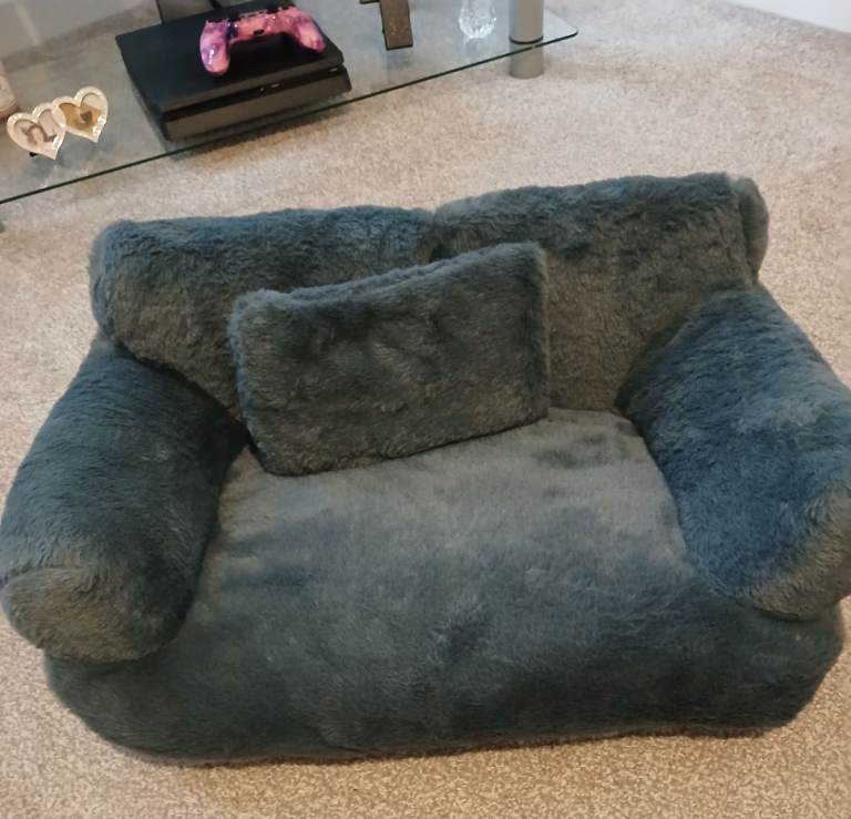 Cat Sofa in grey £20 Brand new