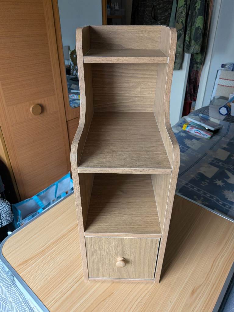 BEDSIDE STAND / TABLE 