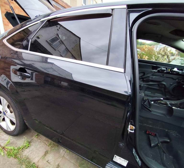 Ford Mondeo Titanium Business Edition Mk4 Black Panther G6  Right/Back Door £30   