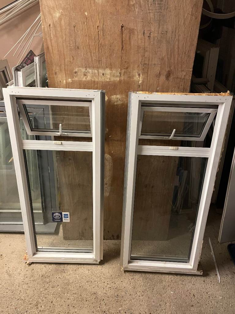 H 132 x W 55.5 cm - ONLY 1 LEFT MODERN ALUMINIUM DOUBLE GLAZED WINDOW £30 EACH (REF: SJ343)