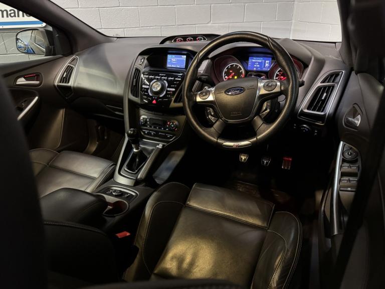 FORD FOCUS 2.0 T EcoBoost ST-3 Black Manual Petrol 2013