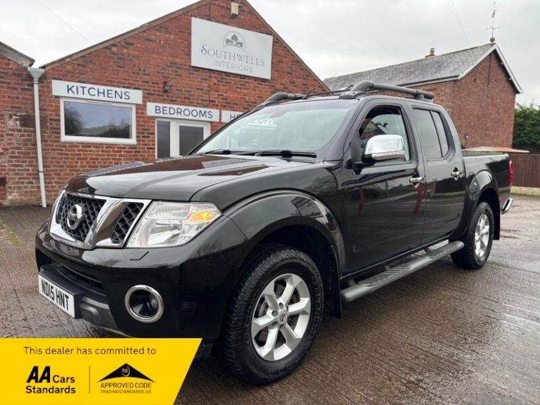 Nissan Navara SALOMON 2.5 DCI AUTOMATIC 140k BLACK METALLIC FULL LEATHER HEATED