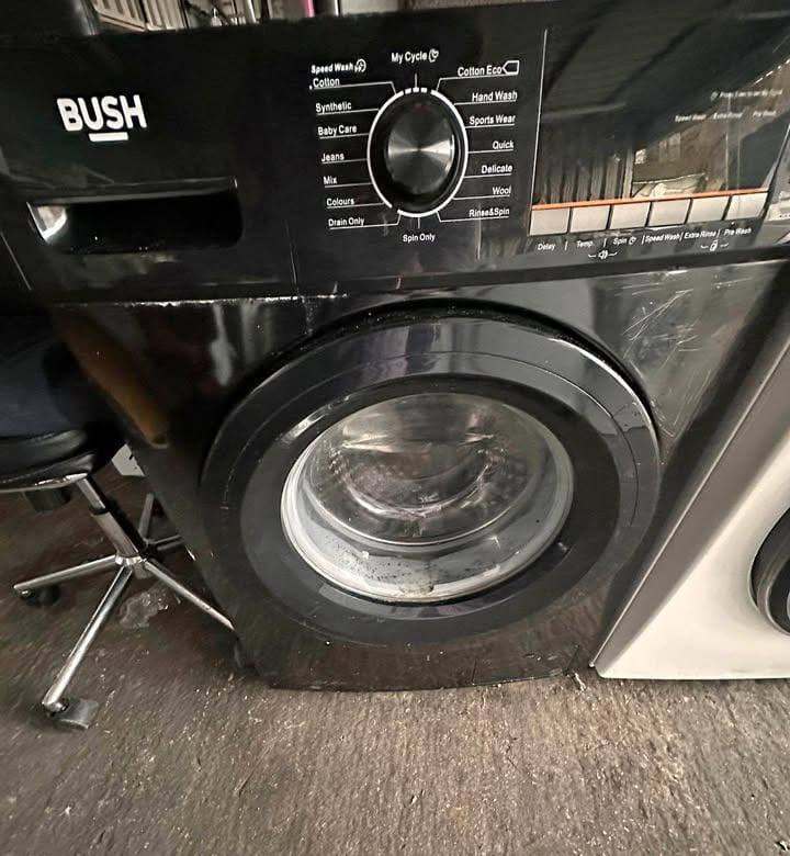 Bush Washing Machine – Black, Good Condition