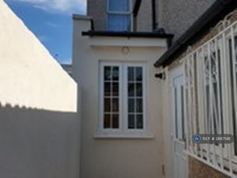 4 bedroom house in Almond Road, London, N17 (4 bed) (#2887148)