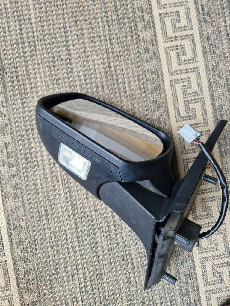 FOR SALE MK3 MONDEO ST MIRROR nearside Power folding with puddle light in
