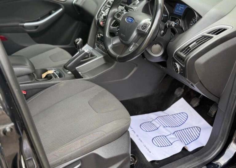 2014 Ford Focus 1.6 TDCi 115 Titanium Navigator 5dr HATCHBACK DIESEL Manual