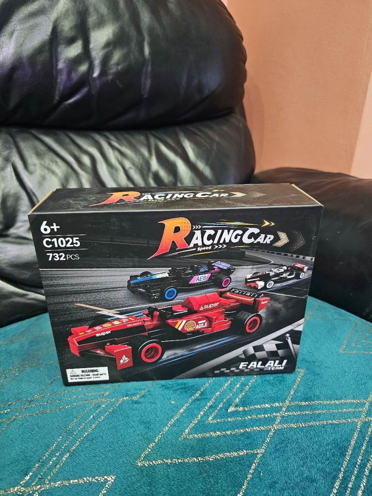 New Racing Car Building Block Set (732 pieces)
