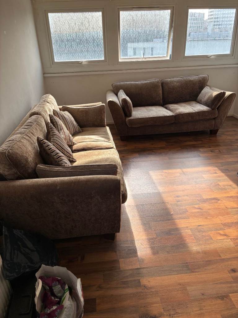 2 sofas 1 3 seater 1 x 2 seater