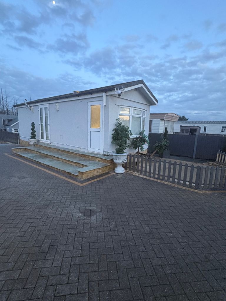 Caravan to rent chalet studio