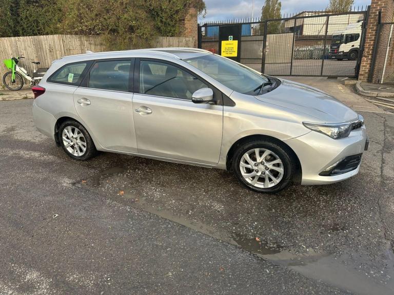 2015 Toyota Auris 1.8 Hybrid Icon 5dr CVT ESTATE Petrol/Electric Hybrid Automatic