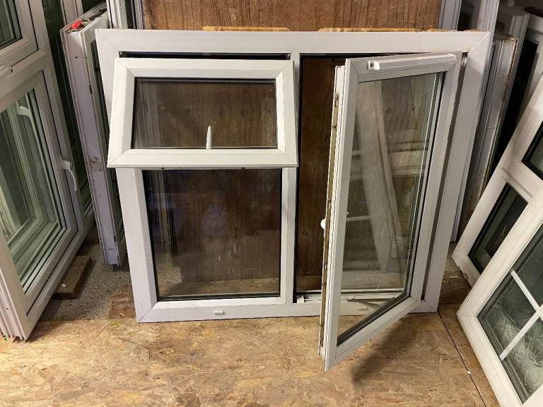 H 106  x W 119 cm - UPVC DOUBLE GLAZED WINDOW - CLEAR GLASS - GOOD CONDITION  (REF: MJ11)