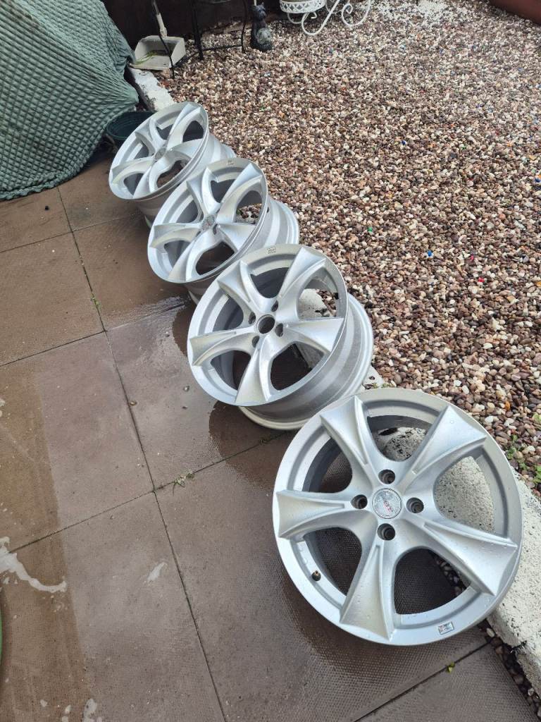 Set of 4 Racing Line 5-Spoke Alloy Wheels