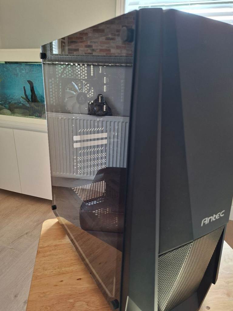 Antec PC Desktop Case, Motherboard and other components in Good Condition