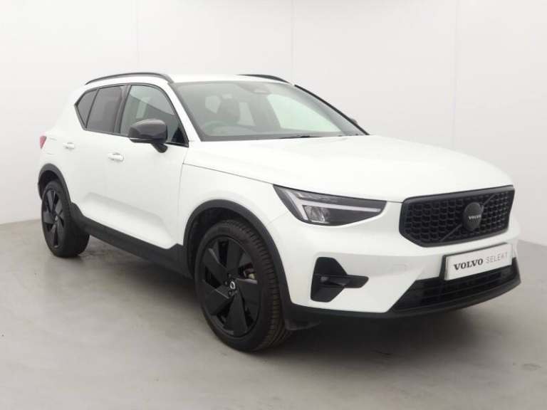 VOLVO XC40 2.0 B3P Plus Black Edition 5dr Auto