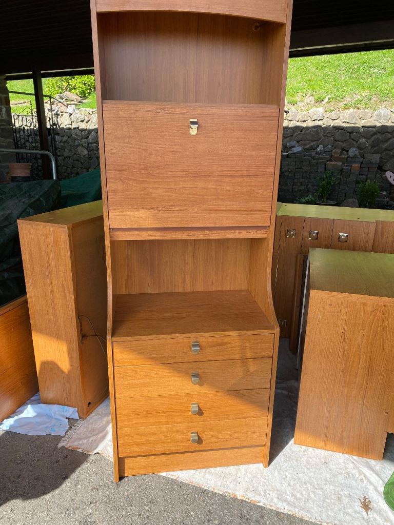 Freestanding shelf/draw unit