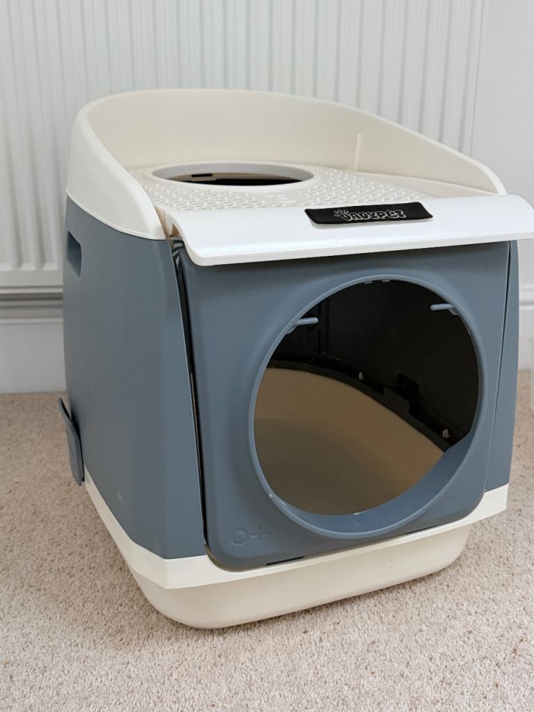 Cat litter box