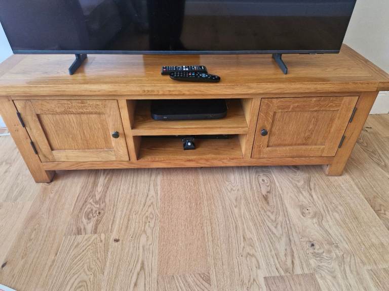 Oak TV unit