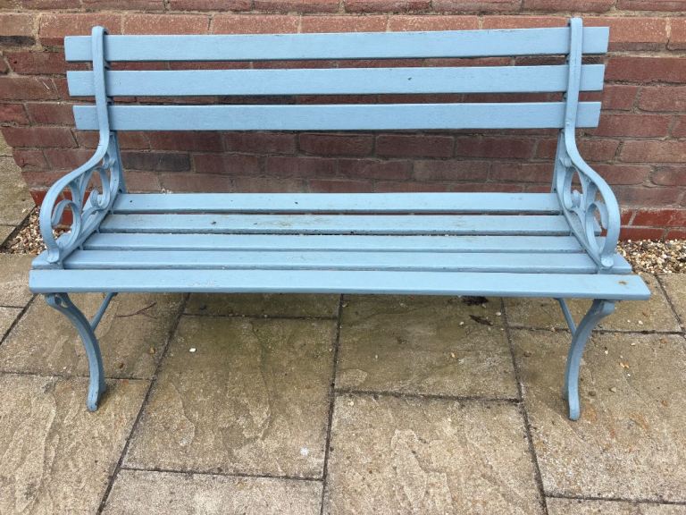 Garden  Bench in Light Blue – Good Condition