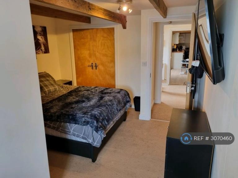 2 bedroom flat in Edgcumbe Road, St Austell, PL26 (2 bed) (#3070460)