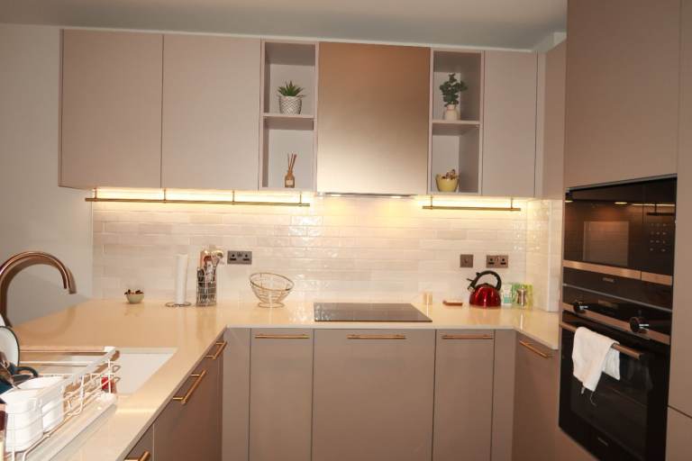 Room to rent for Short Term - No deposit - £300 for the week - 15 mins to King's Cross 