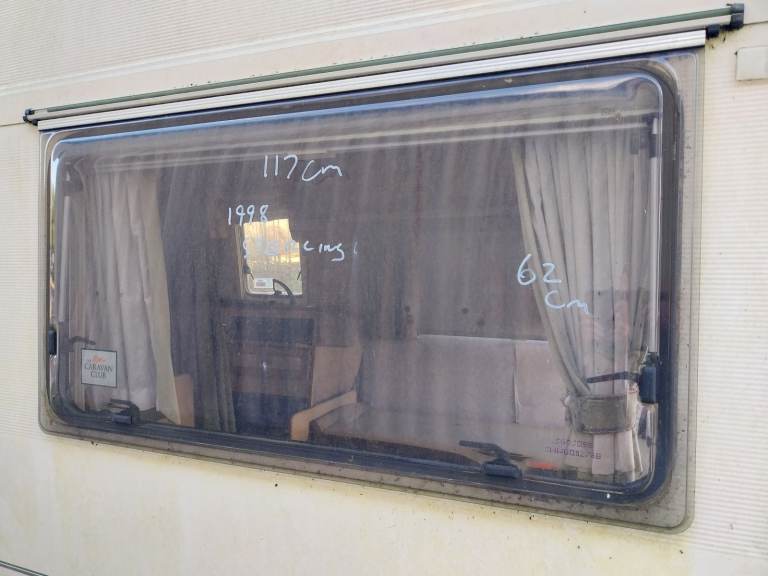 Sterling caravan side window 117 x 62