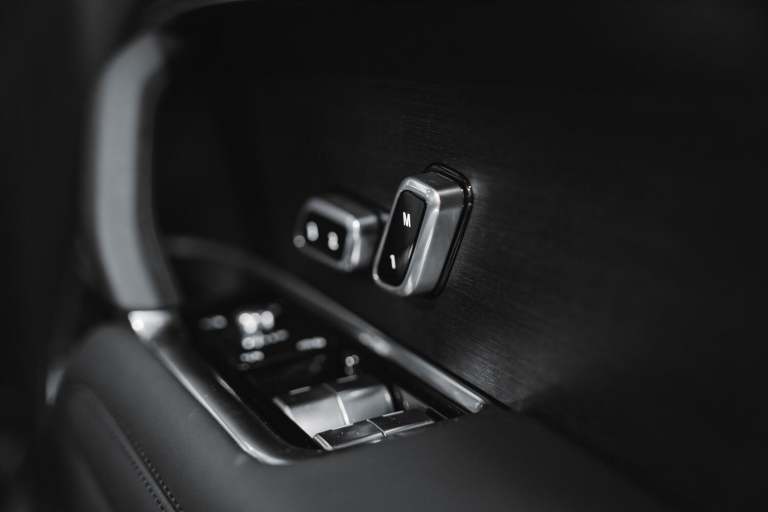 LAND ROVER RANGE ROVER 3.0 P550e 38.2kWh Autobiography 2024