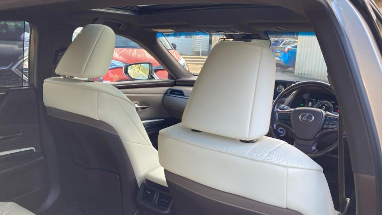 2020 Lexus ES 300h 2.5 4dr CVT SALOON PETROL/ELECTRIC Automatic