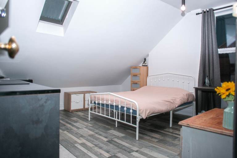 Studio For Rent In House Share West Bridgford