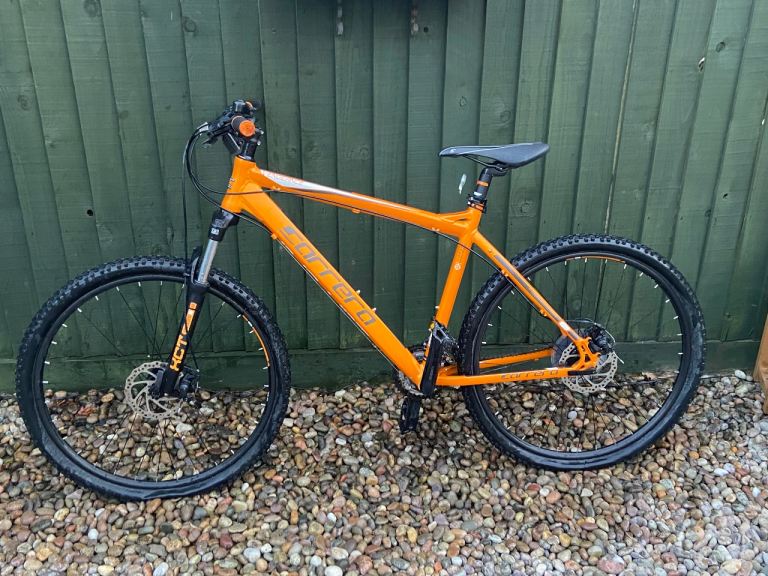 Carraro shimano 8 speed mountain bike
